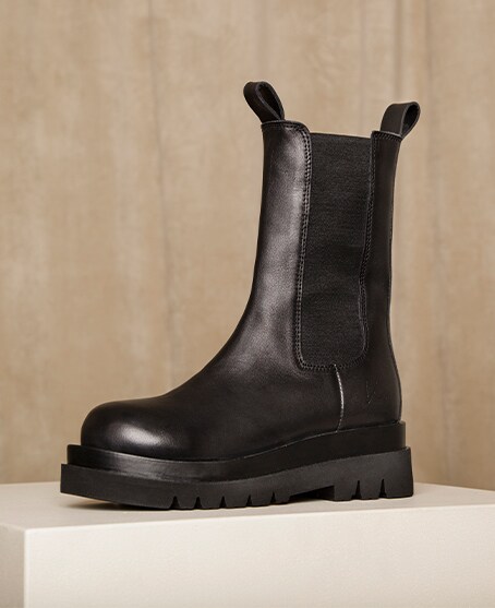 Shoppa hösten 2020s trendiga kängor och boots för dam i butik och online hos Scorett