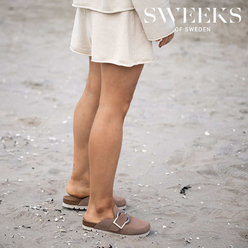 Shoppa sommaren sandaler och sandaletter från varumärket Sweeks hos Scorett