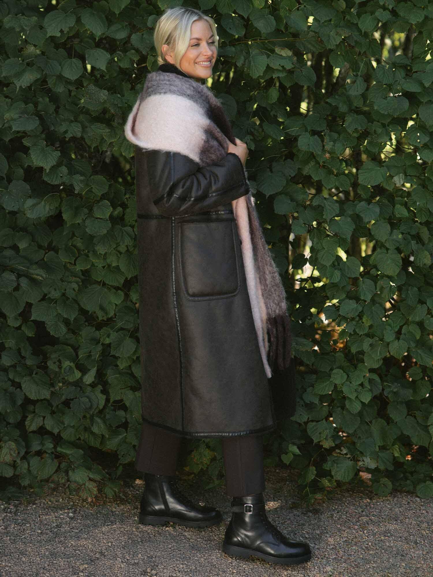 https://www.scorett.se/pub_docs/files/scorett_shoes-and-trends_b_dasia-host_06.jpg