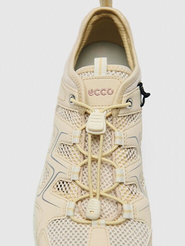 https://www.scorett.se/pub_docs/files/scorett_shoes-and-trends_ecco_ss25_10.jpg