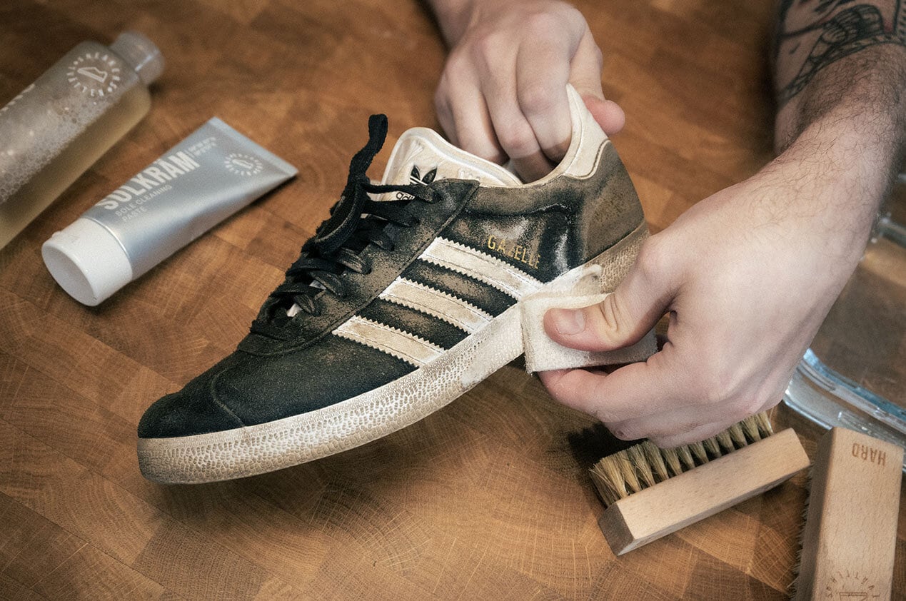 https://www.scorett.se/pub_docs/files/scorett_shoes-and-trends_sneakers_ss25_01.jpg