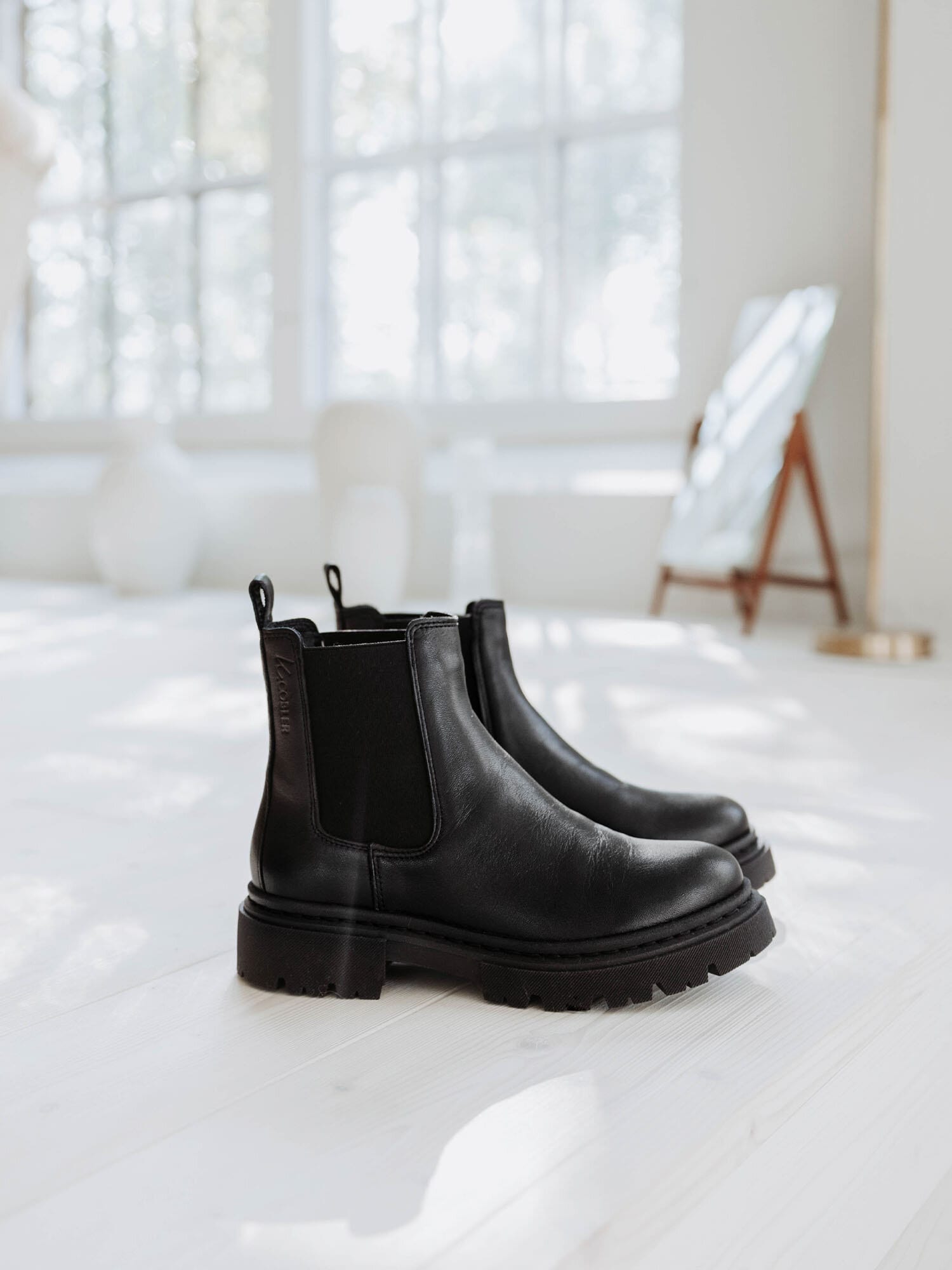 https://www.scorett.se/pub_docs/files/shoes-and-trends_kcobler_aw23_08.jpg