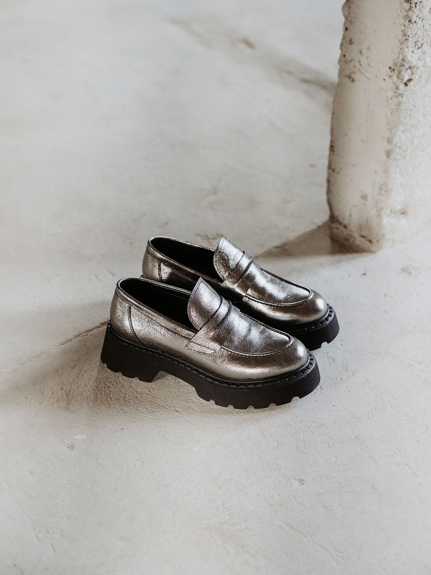 https://www.scorett.se/pub_docs/files/shoes-and-trends_kcobler_aw23_25.jpg