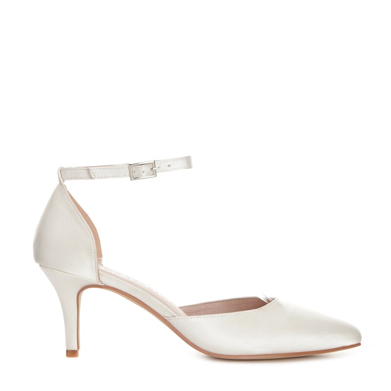 Adriana Pumps