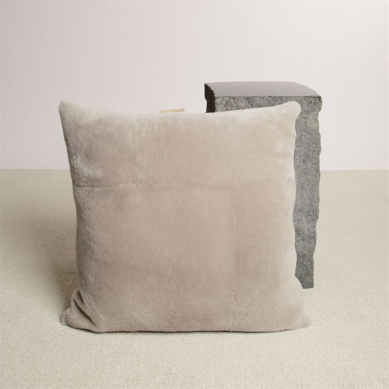 Product Image for Vimy Kudde Fårskinn 60x60