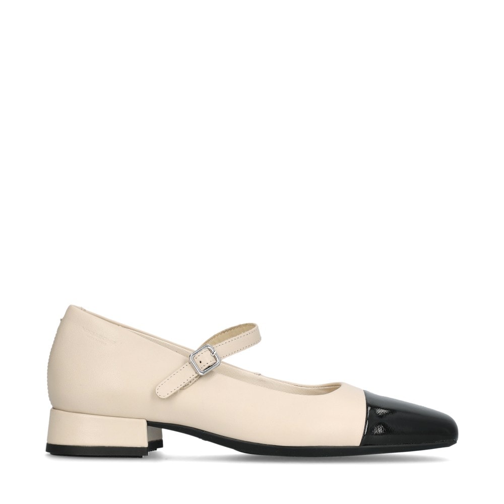 Debbi Pumps
