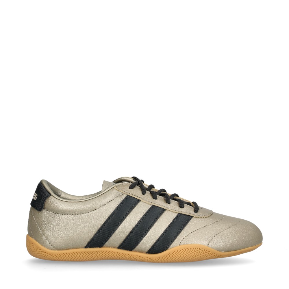 Grand Court LO Sneakers