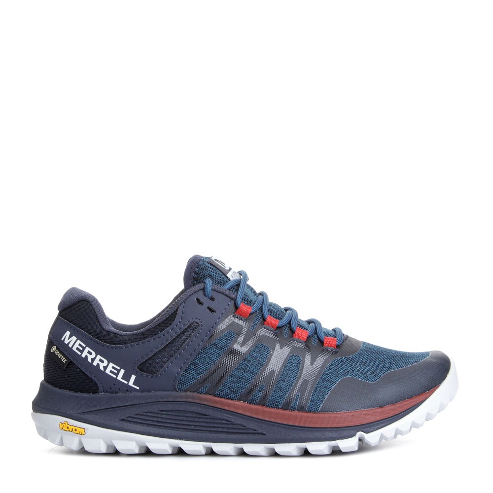Nova sneakers